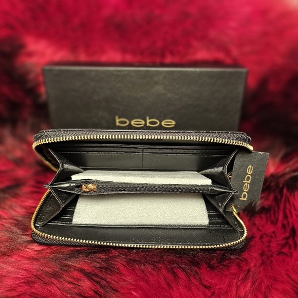 NWT bebe Evelyn Crocodile Embossed Design Black Zip Around Wallet In Box - Picture 4 of 5